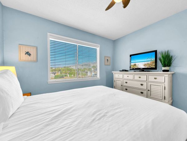 Destin Beachfront Vacation Rental Luxury Gulf-Front Condo with Panoramic Views