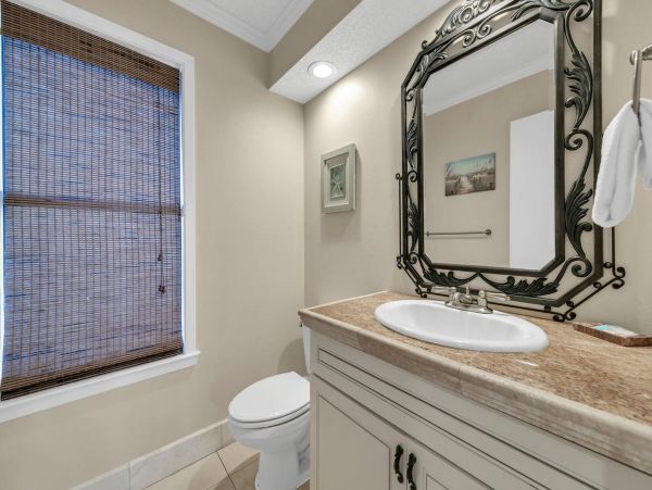 Destin Beachfront Vacation Rental Luxury Gulf-Front Condo with Panoramic Views