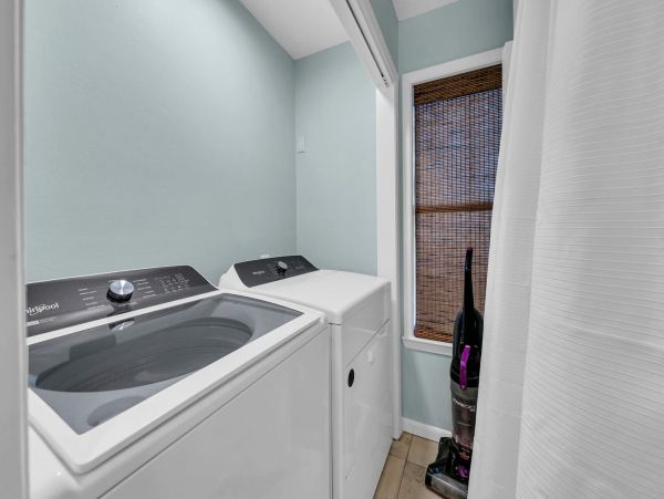 Destin Beachfront Vacation Rental Luxury Gulf-Front Condo with Panoramic Views