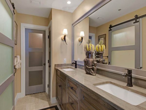 Elegant 2 Bedroom Condo with Full Ocean Views