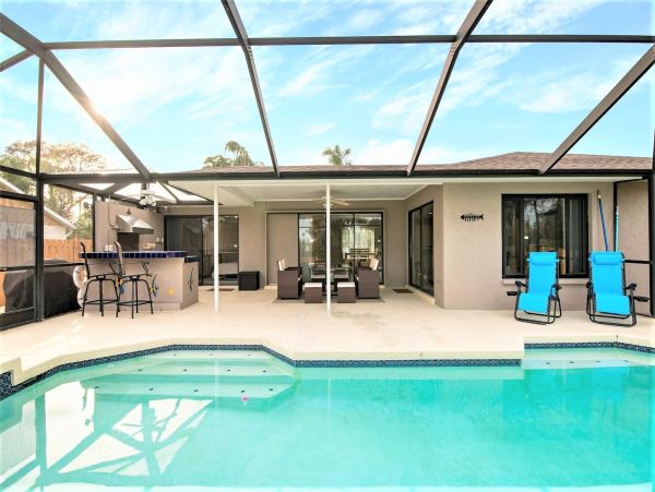 Sarasota Vacation Pool Home 3 Bedrooms Sleeps 6 Guests