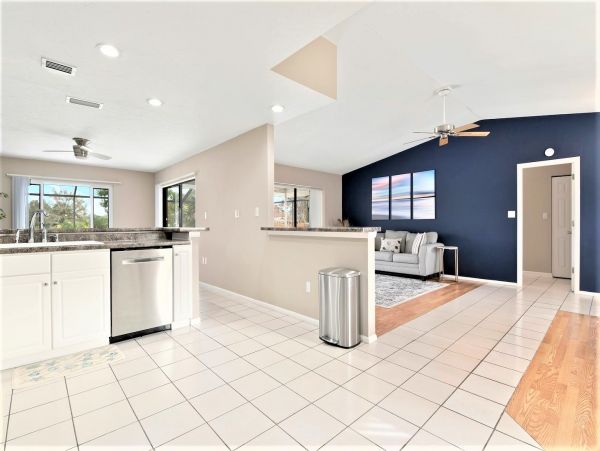 Sarasota Vacation Pool Home 3 Bedrooms Sleeps 6 Guests