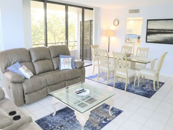 Short Walk to Beach Siesta Key Vacation Condo Two Bedroom