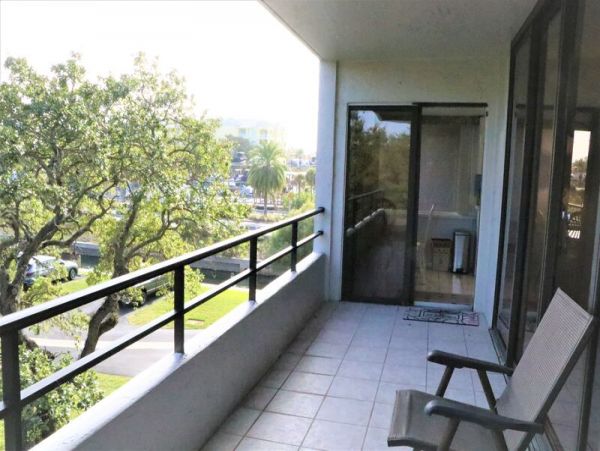 Short Walk to Beach Siesta Key Vacation Condo Two Bedroom