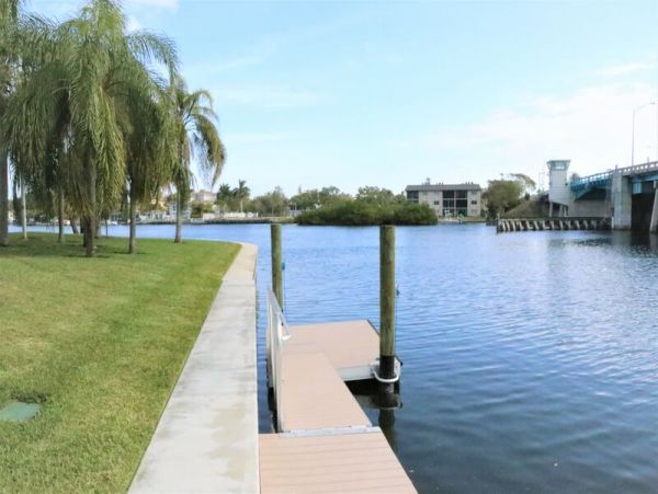 Short Walk to Beach Siesta Key Vacation Condo Two Bedroom