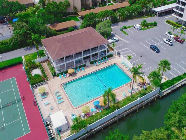 Short Walk to Beach Siesta Key Vacation Condo Two Bedroom