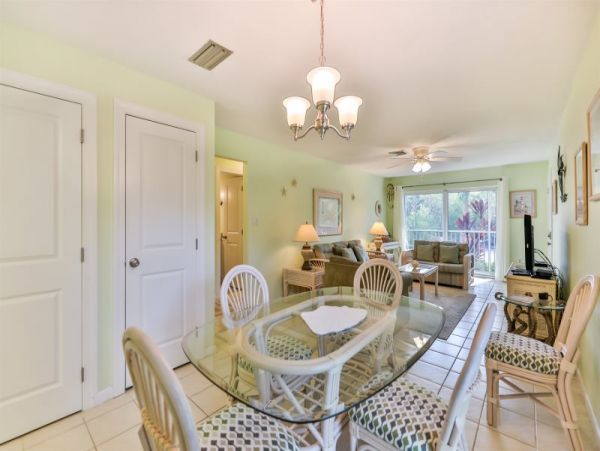 Two Bedroom Condo in Sanibel