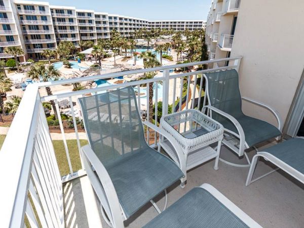 Beachfront 3 Bedroom Vacation Condo in Fort Walton Beach