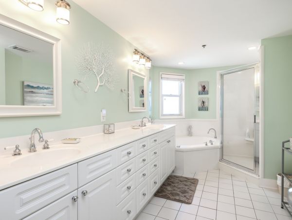 Beachfront 3 Bedroom Vacation Condo in Fort Walton Beach
