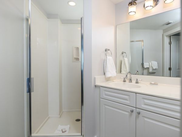 Beachfront 3 Bedroom Vacation Condo in Fort Walton Beach