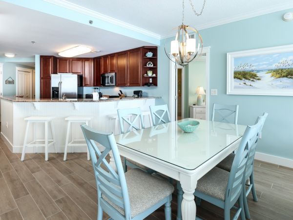 Beachfront 3 Bedroom Vacation Condo in Fort Walton Beach