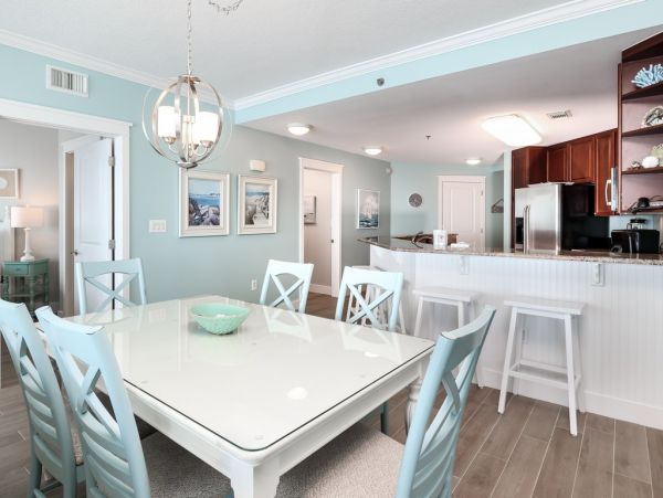 Beachfront 3 Bedroom Vacation Condo in Fort Walton Beach