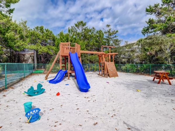 Spacious 3 Bedroom Vacation Condo in Seacrest