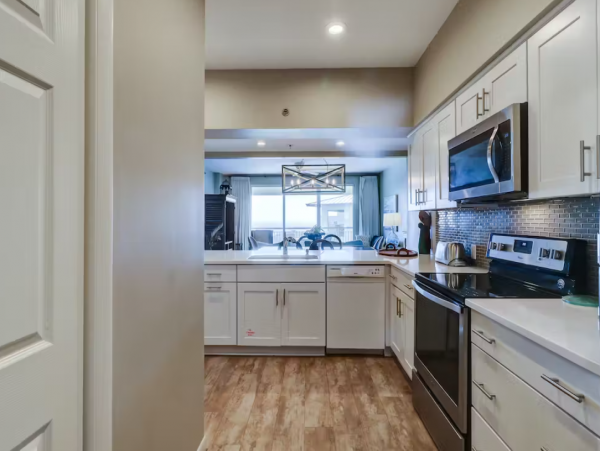 Spacious 3 Bedroom Vacation Condo in Seacrest