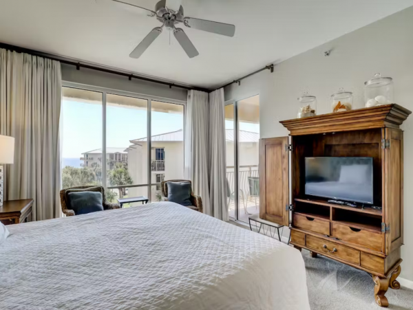Spacious 3 Bedroom Vacation Condo in Seacrest