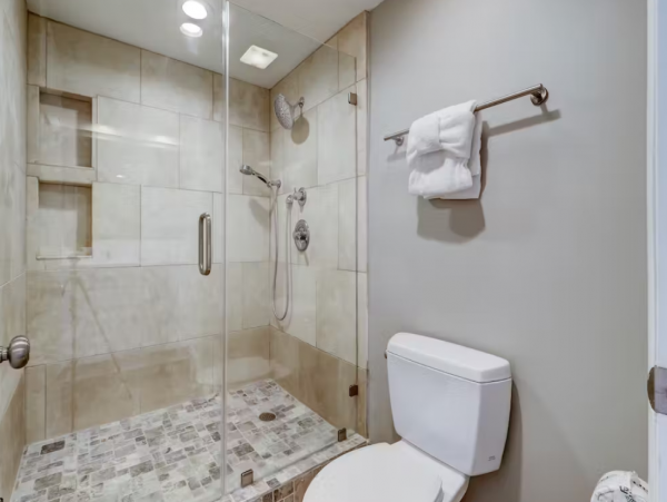 Spacious 3 Bedroom Vacation Condo in Seacrest