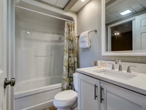 Spacious 3 Bedroom Vacation Condo in Seacrest