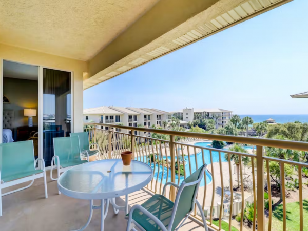 Spacious 3 Bedroom Vacation Condo in Seacrest