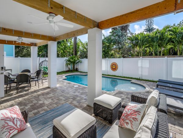 Beautiful Fot Myers Beach Vacation Pool Home