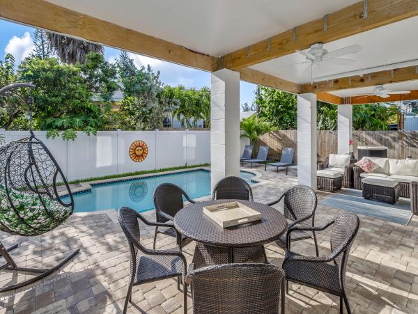 Beautiful Fot Myers Beach Vacation Pool Home