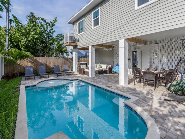 Beautiful Fot Myers Beach Vacation Pool Home