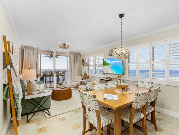Stunning 2-Bedroom Condo with Breathtaking Gulf & Bay Views in Fort Myers
