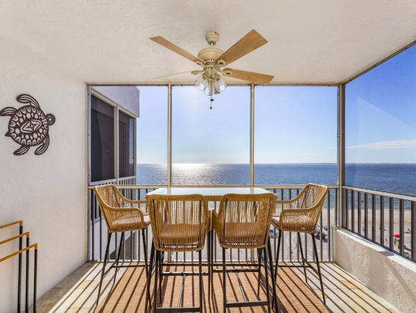 Stunning 2-Bedroom Condo with Breathtaking Gulf & Bay Views in Fort Myers