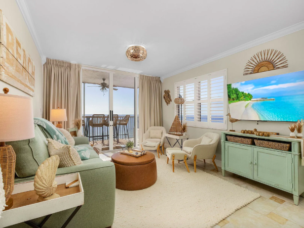 Stunning 2-Bedroom Condo with Breathtaking Gulf & Bay Views in Fort Myers