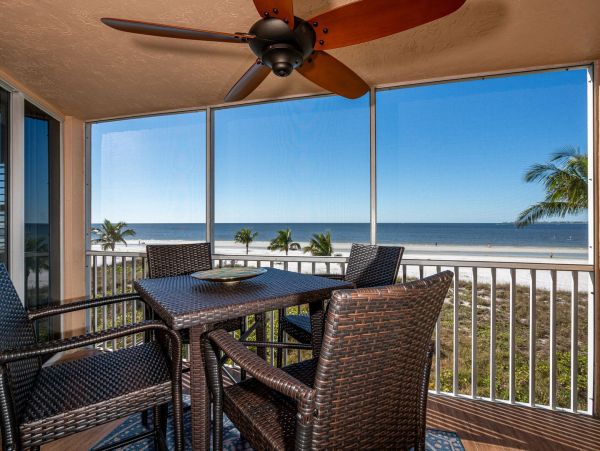 Fort Myers Views of Gulf & Beach