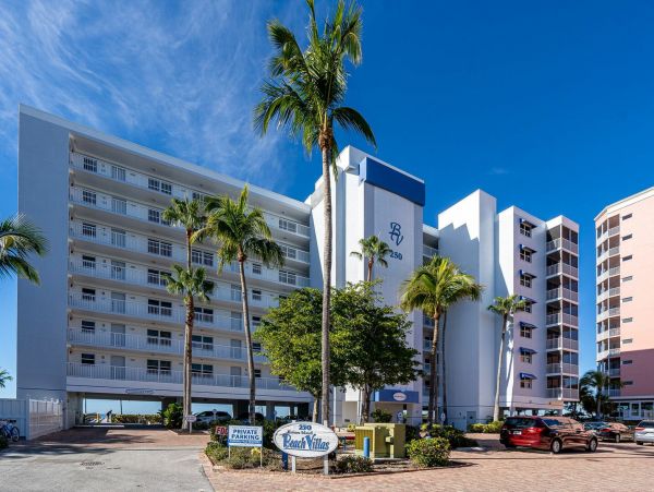 Fort Myers Views of Gulf & Beach