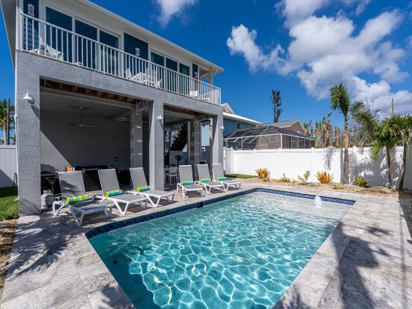 Paradise 4 Bedroom Home Steps from the Beach in Fort Myers