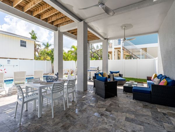 Paradise 4 Bedroom Home Steps from the Beach in Fort Myers