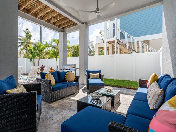 Paradise 4 Bedroom Home Steps from the Beach in Fort Myers