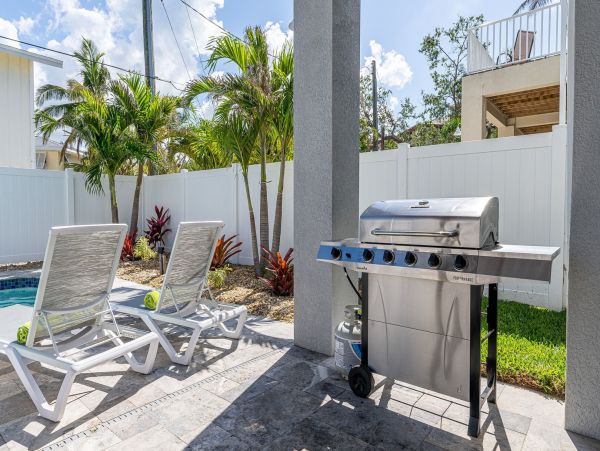 Paradise 4 Bedroom Home Steps from the Beach in Fort Myers