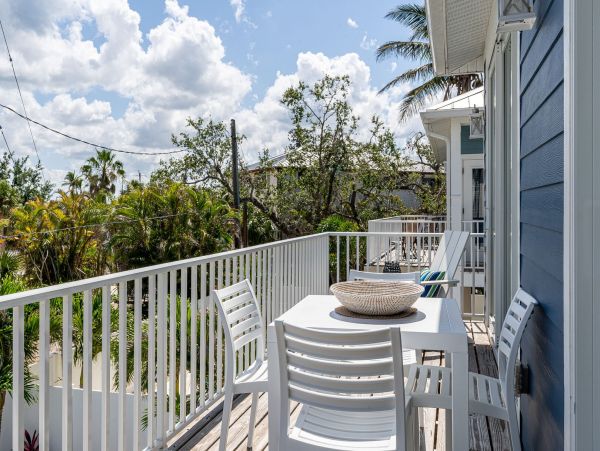 Paradise 4 Bedroom Home Steps from the Beach in Fort Myers