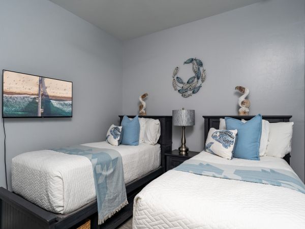 Paradise 4 Bedroom Home Steps from the Beach in Fort Myers