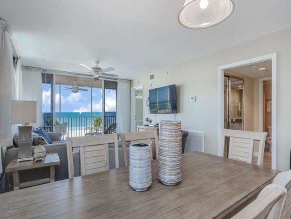 Charming 2 Bedroom Condo in Fort Myers with Full Ocean View