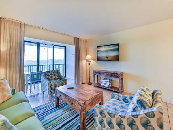 Three Bedroom Vacation Rental Sleeps Eight Guests on Captiva
