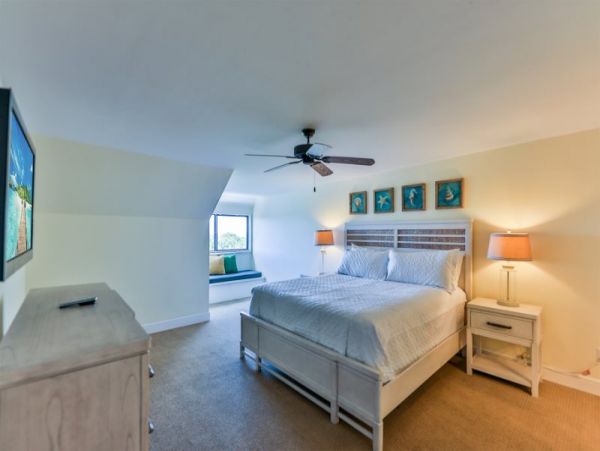 Three Bedroom Vacation Rental Sleeps Eight Guests on Captiva