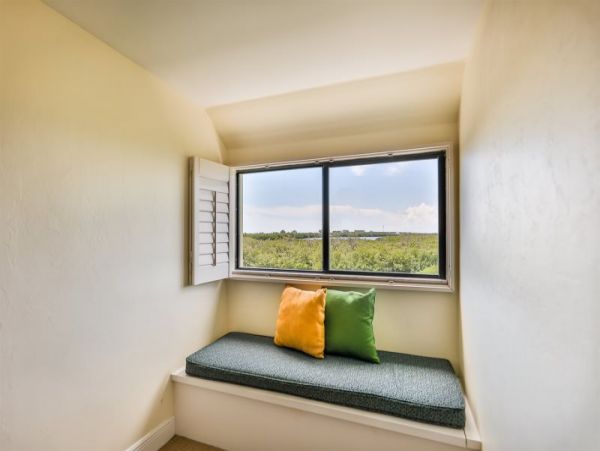 Three Bedroom Vacation Rental Sleeps Eight Guests on Captiva