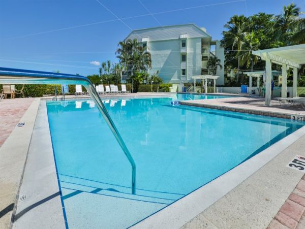 Three Bedroom Vacation Rental Sleeps Eight Guests on Captiva