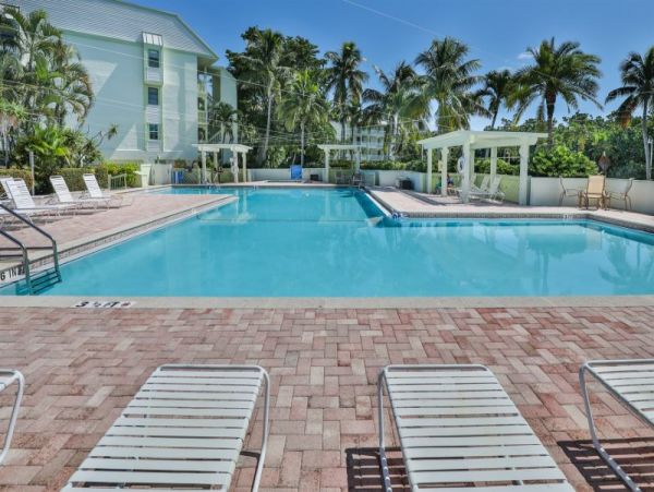 Three Bedroom Vacation Rental Sleeps Eight Guests on Captiva