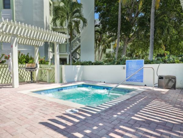 Three Bedroom Vacation Rental Sleeps Eight Guests on Captiva