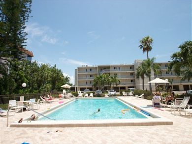 Charming 2 Bedroom Condo on Sanibel Island Sleeps 6 Guests