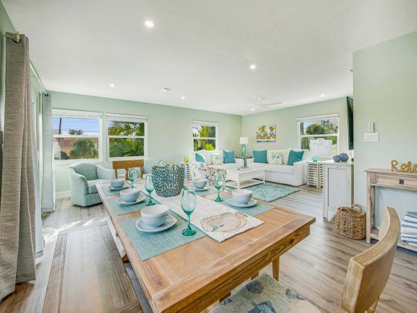 Two Bedroom Siesta Key Vacation Condo Sleeps 8 Guests
