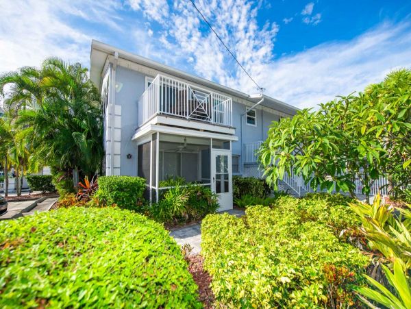 Two Bedroom Siesta Key Vacation Condo Sleeps 8 Guests