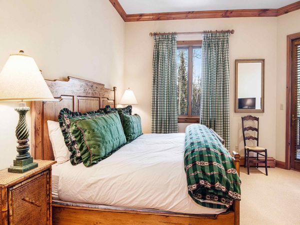 Mountain View Five Bedroom Rental Home in Beaver Creek
