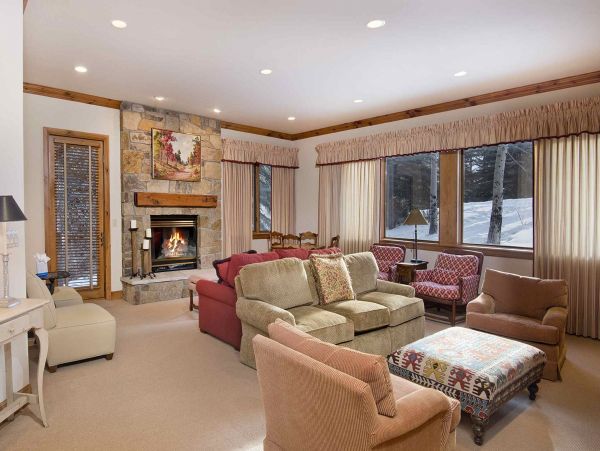 Mountain View Five Bedroom Rental Home in Beaver Creek