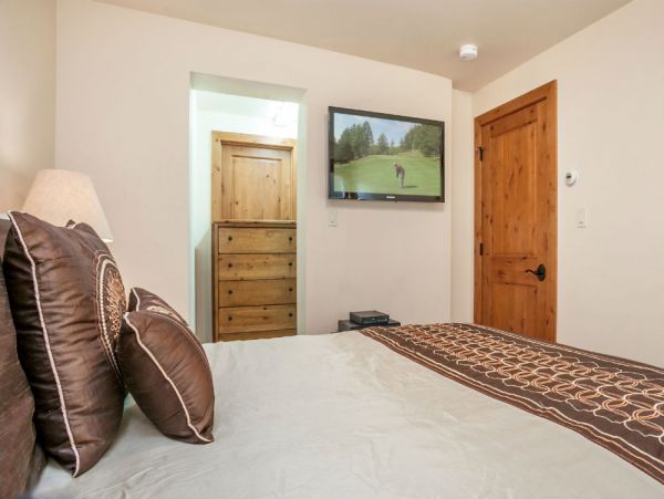 Four Bedroom Vail Vacation Condo Sleeps 8 Guests