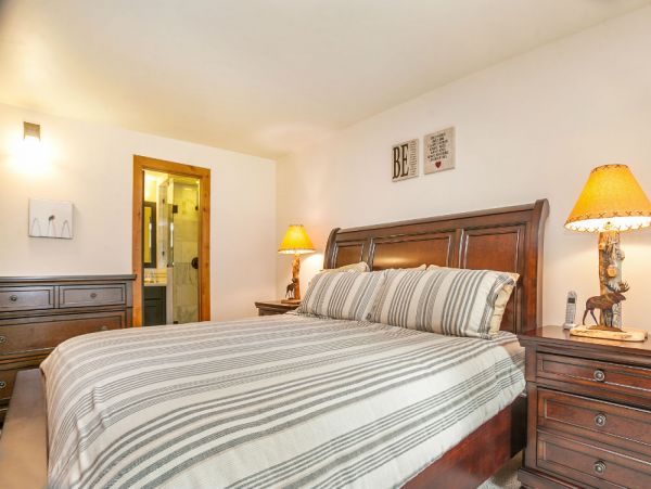 Four Bedroom Vail Vacation Condo Sleeps 8 Guests